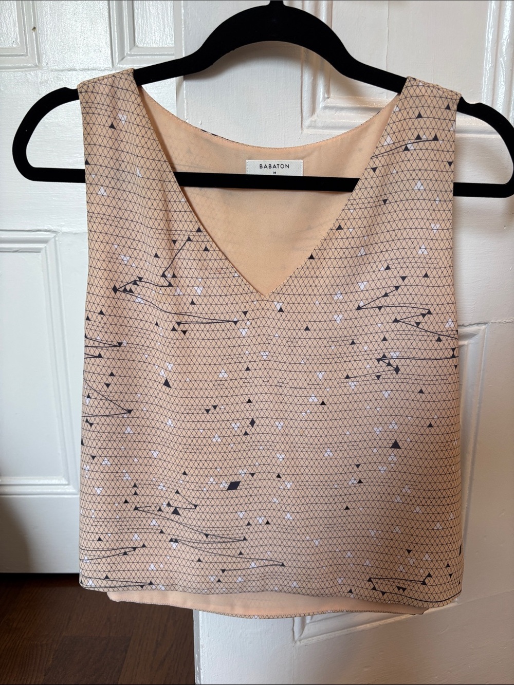 Babaton Peach Patterned V-Neck Sleeveless Top